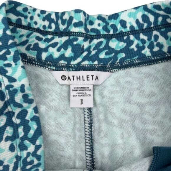 Athleta Balance Shortie Shorts 4” Size Small Clouded Leopard Blue - Picture 7 of 8
